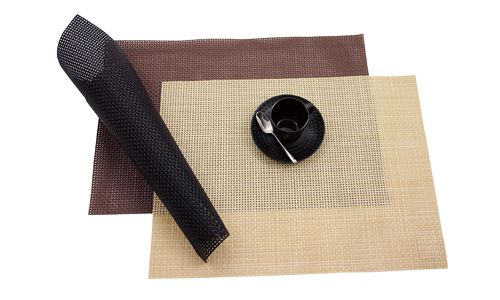 Tovaglietta americana, colore nero. Dimensioni 42x33 cm, confezione da 6 pezzi.
